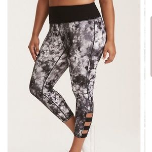 Torrid TieDye Strappy Cropped Active Leggings sz 2